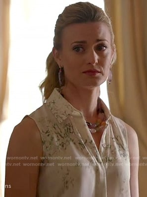 Paige's white sleeveless shirt with green print on Royal Pains