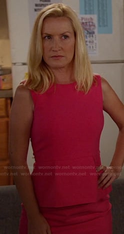 Rose (Angela Kinsey)'s pink peplum dress on New Girl