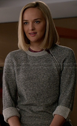 Robyn's grey sweatshirt with shoulder zip on The Good Wife