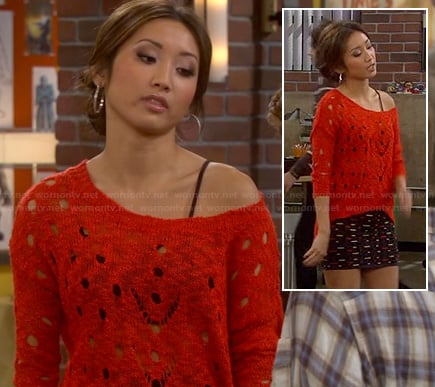 Veronica’s red torn/distressed sweater on Dads