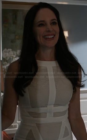 Victoria's beige and white paneled dress on Revenge