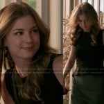 Emily’s two-tone peplum dress and black circle earrings on Revenge