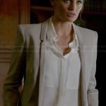 Beckett’s light grey blazer with thin lapel on Castle