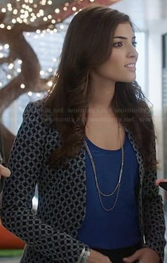 Lauren's navy geometric patterned blazer on The Crazy Ones