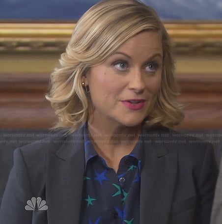 Leslie's navy blue and green star print top on Parks and Recreation