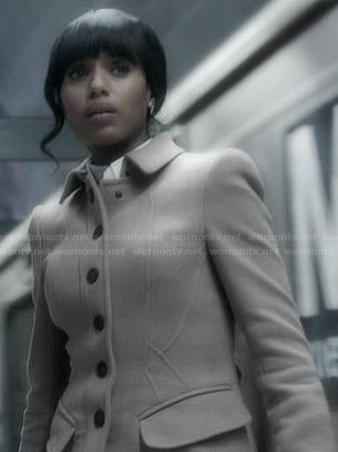 Olivia’s beige seamed single-breasted trench coat on Scandal