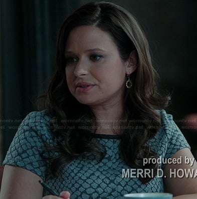 Quinn's grey patterned top on Scandal