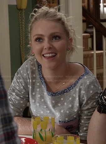 Carrie's grey polka dot top with contrast pocket and trim on The Carrie Diaries