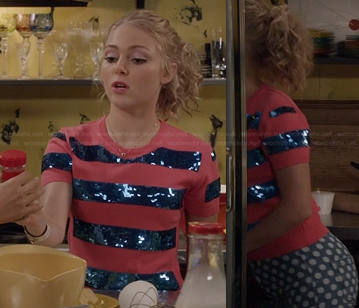 Carrie's pink and blue sequin-striped top and polka dot jeans on The Carrie Diaries