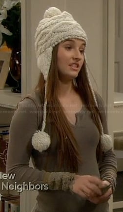 Eve's green thermal tee and pom pom beanie on Last Man Standing