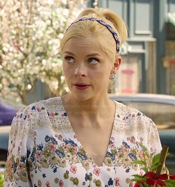 Lemon's white floral v-neck dress and blue beaded headband on Hart of Dixie