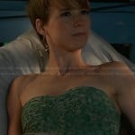 Margaux’s green strapless dress on Revenge