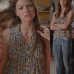 Marley’s blue floral top and paneled jeans on Glee