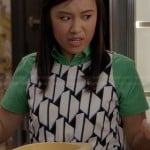 Mouse’s printed apron (Larissa’s dress) on The Carrie Diaries