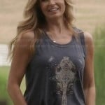 Rayna’s grey graphic tank top on Nashville