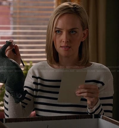 Robyn's black and white striped sweater on The Good Wife