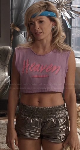 Samantha’s purple “heaven” crop top and silver workout shorts on The Carrie Diaries