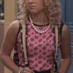 Carrie’s pink printed top and black lightning bolt print skirt on The Carrie Diaries