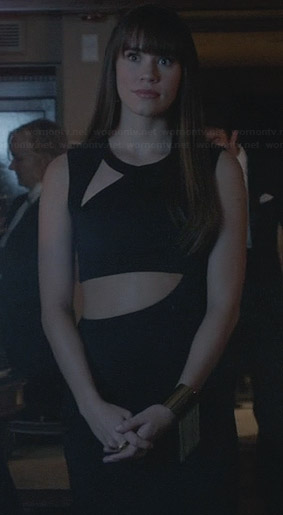 Charlotte’s black cutout gown at Emily’s wedding on Revenge