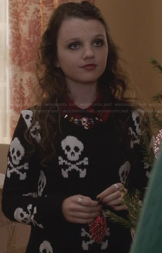Dorrit’s black skull sweater on The Carrie Diaries