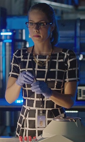 Felicity's black and white grid print dress on Arrow