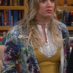 Penny’s grey graphic print hoodie on The Big Bang Theory