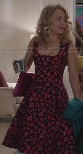 Carrie’s black and pink leopard print dress on The Carrie Diaries