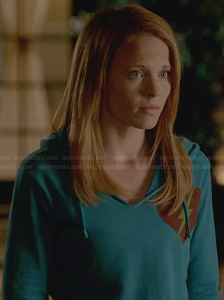 Daphne’s blue heart hoodie on Switched at Birth