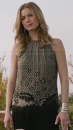 Emily's black patterned lace top on Revenge