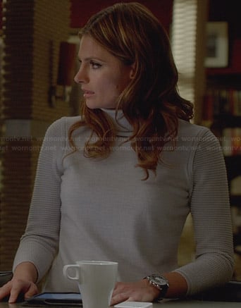 Beckett's light grey waffle knit turtleneck sweater on Castle