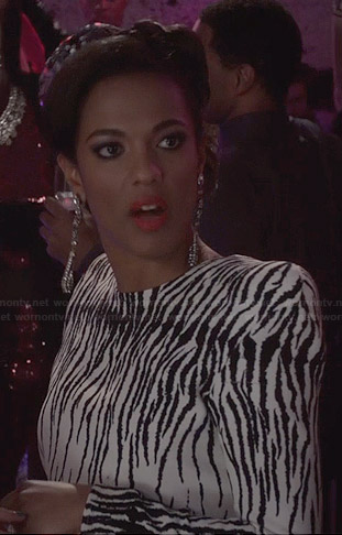 Larissa's black and white zebra striped dress on The Carrie Diaries