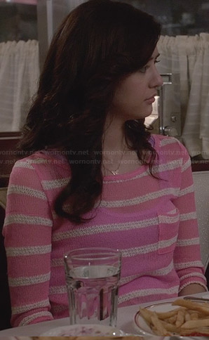 Maggie’s pink and white textured stripe top on The Carrie Diaries