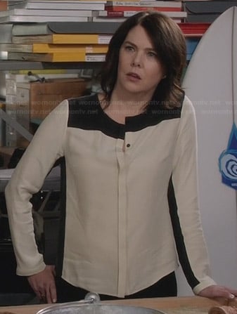 Sarah’s two tone blouse on Parenthood