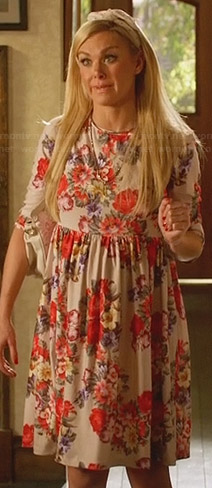 Shelby's floral maternity dress on Hart of Dixie