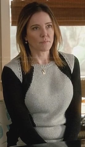 Ellie’s grey and black colorblock sweater on Cougar Town