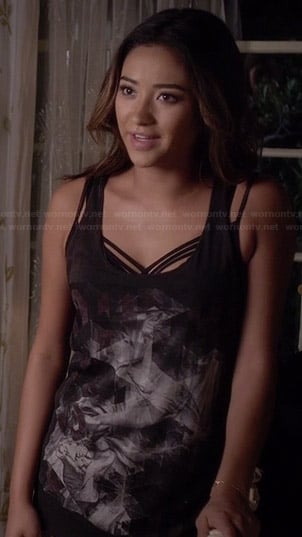 Emily's black graphic tank top on Pretty Little Liars