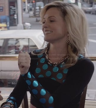 Samantha’s black crop top with blue polka dots on The Carrie Diaries