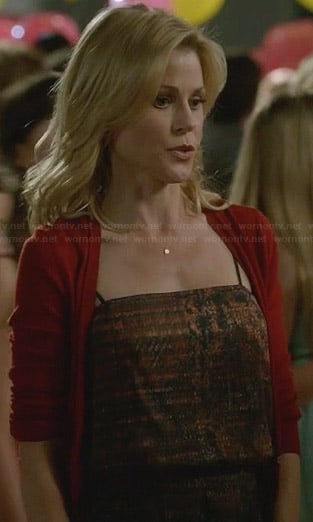 Claire’s printed dress at the dance on Modern Family