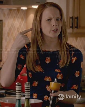 Daphne’s blue and orange owl print top on Switched at Birth