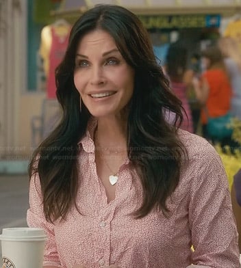 Jules's pink speckled print crinkled shirt on Cougar Town