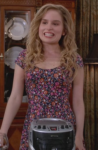 Lisa’s navy and pink floral dress on Suburgatory
