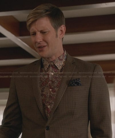 Nolan’s paisley print shirt and brown checked blazer on Revenge