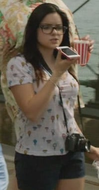 Alex's hot air balloon print tee on Modern Family