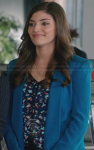 Lauren's navy floral top and blue blazer on The Crazy Ones