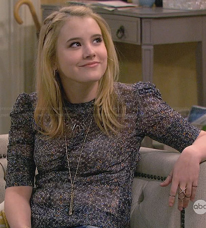 Lennox’s printed top with ruched sleeves on Melissa and Joey