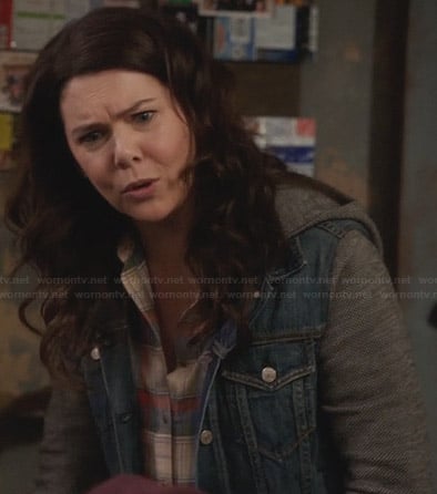 Sarah's denim hooded jacket on Parenthood