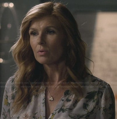 Rayna’s white floral blouse on Nashville