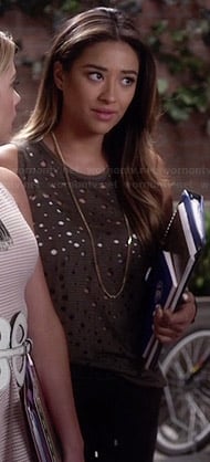 Emily's green distressed muscle tee and leather pants on Pretty Little Liars