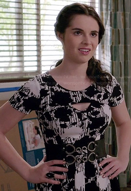 Bay's black and white floral printed cutout dress on Switched at Birth