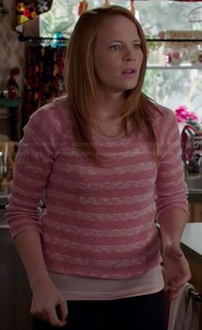 Dapne's pink textured stripe sweater on Switched at Birth